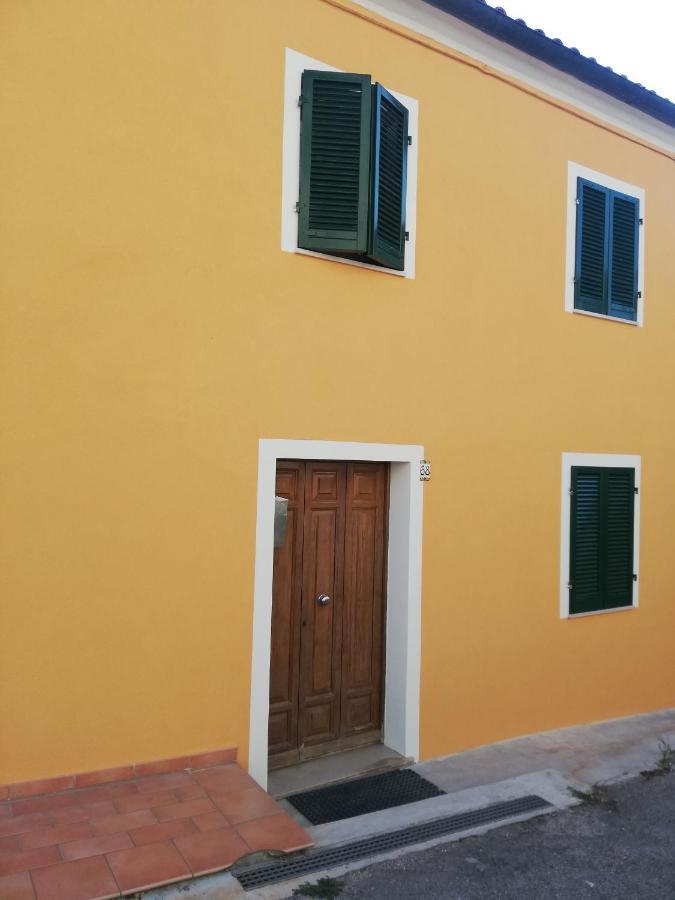 Апартаменты Borgo Antico Монтемарчано Экстерьер фото