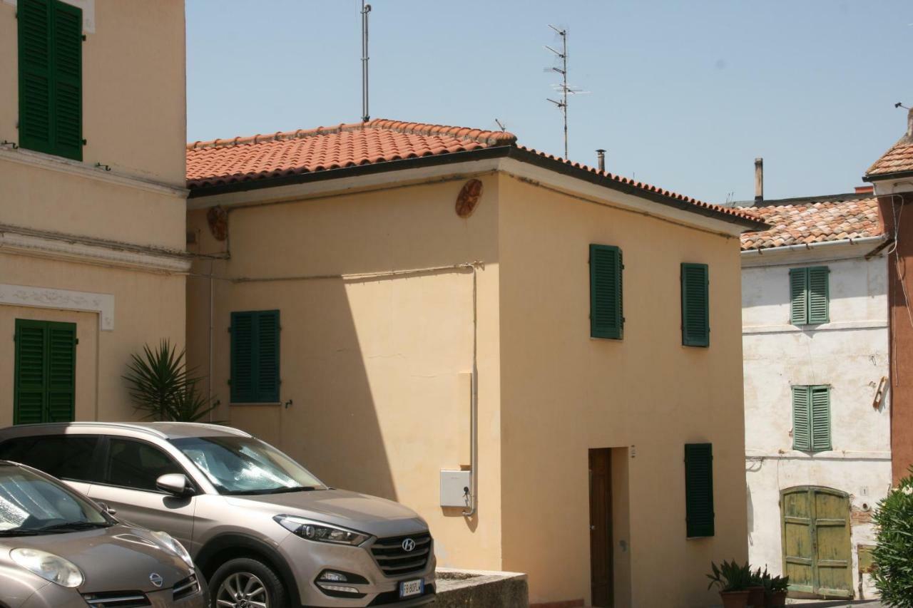 Апартаменты Borgo Antico Монтемарчано Экстерьер фото